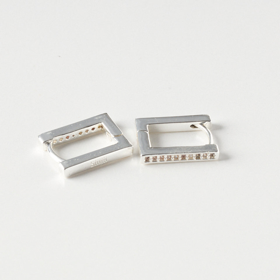 Zirconia rectangle pierce