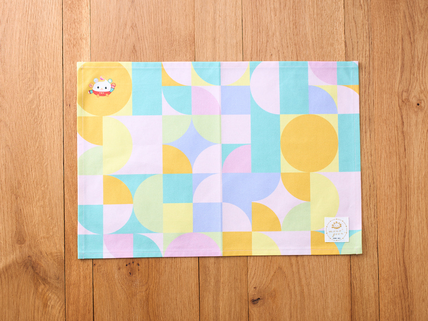 poupo luncheon mat