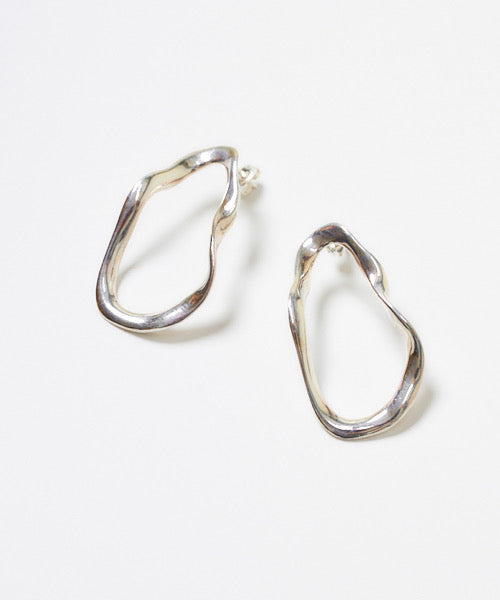 受注生産販売 wiggle oval pierced earrings