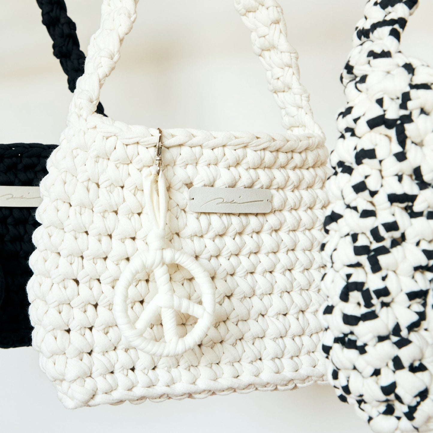 Upcycle Crochet Bag ホワイト×ネイビー