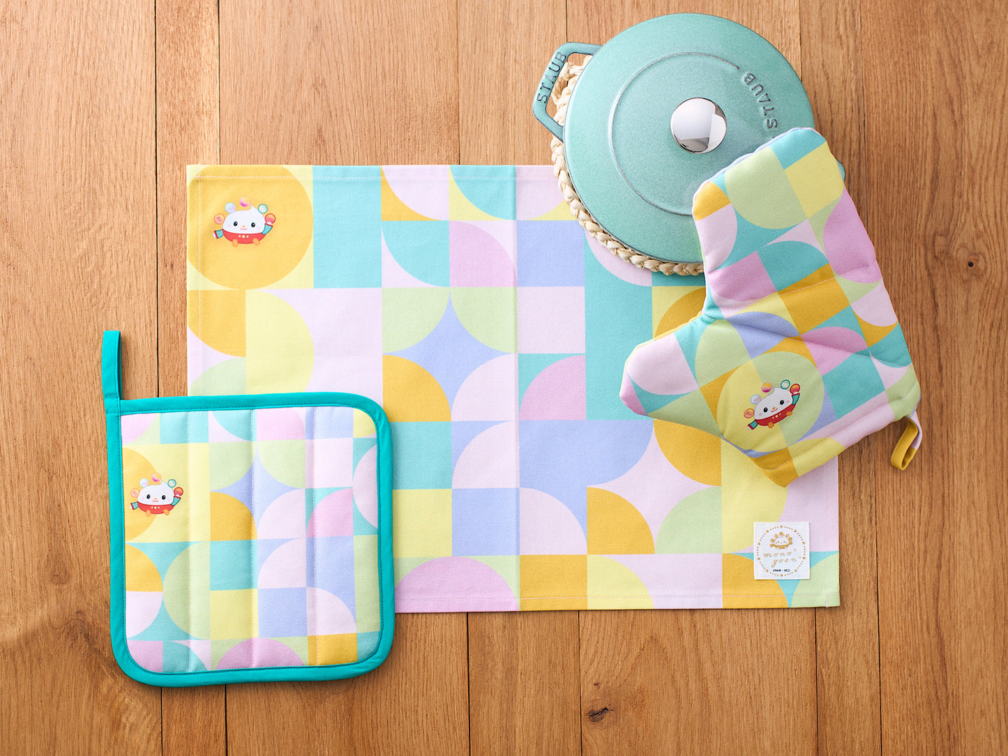 poupo luncheon mat