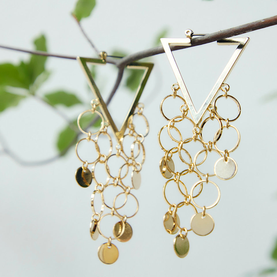 Triangle motif pierce