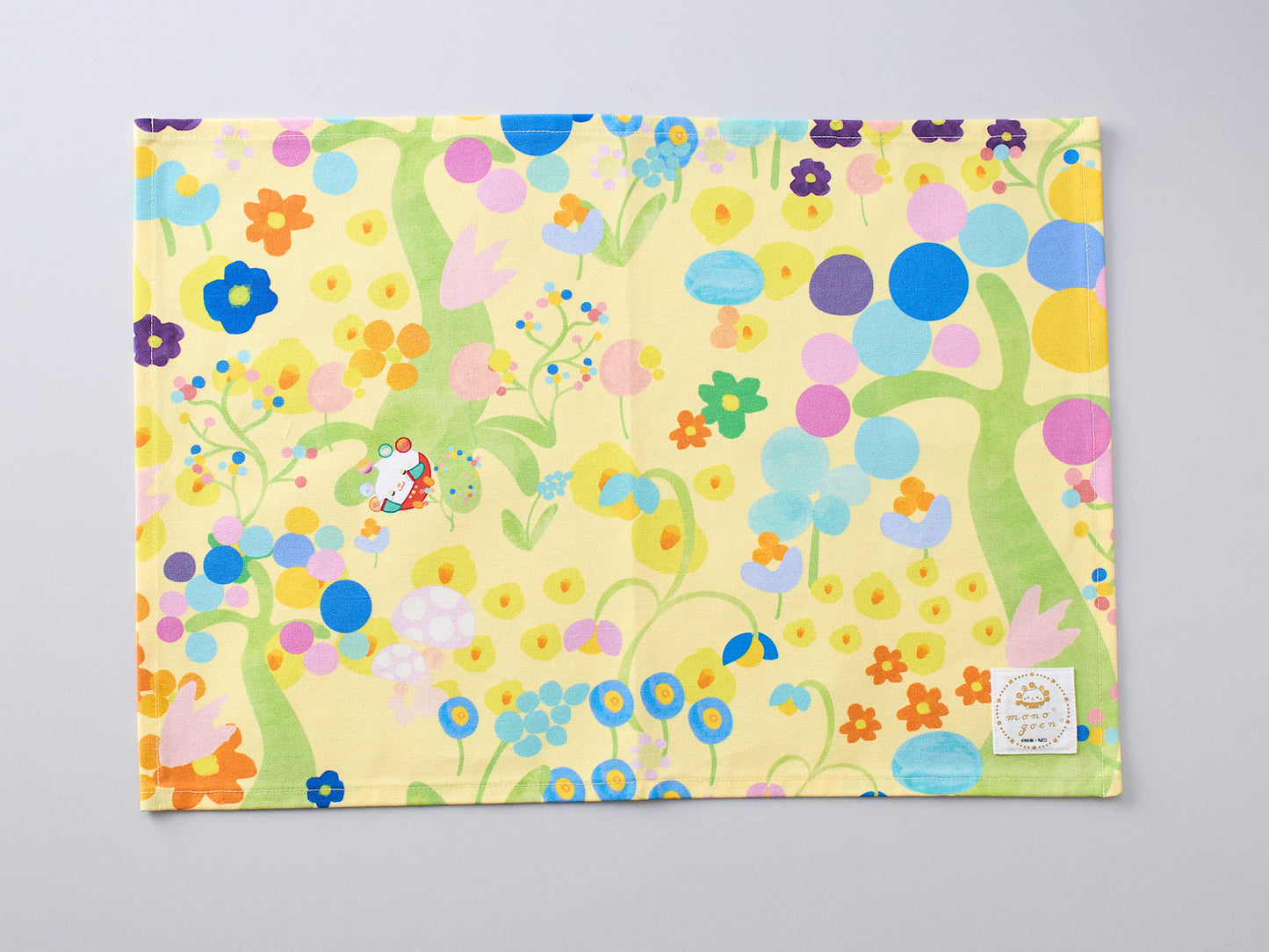 poupo luncheon mat
