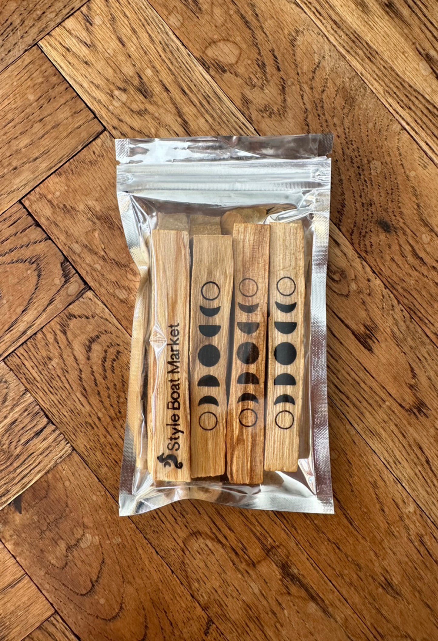 【新作商品】月の満ち欠けパロサント