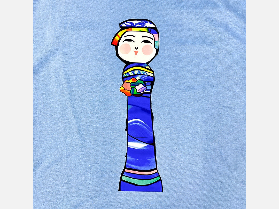 青の森へ【KOKESHI T シャツ】(Skyblue)