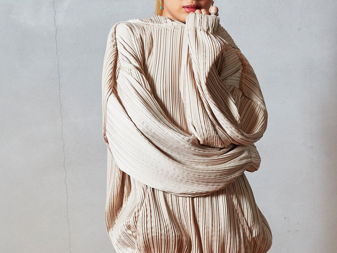 goen° Pleats hoodie beige