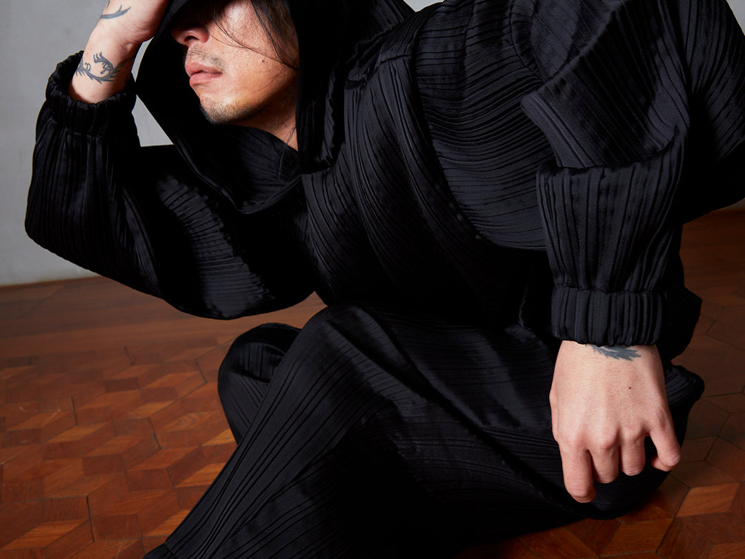 goen° Pleats hoodie black