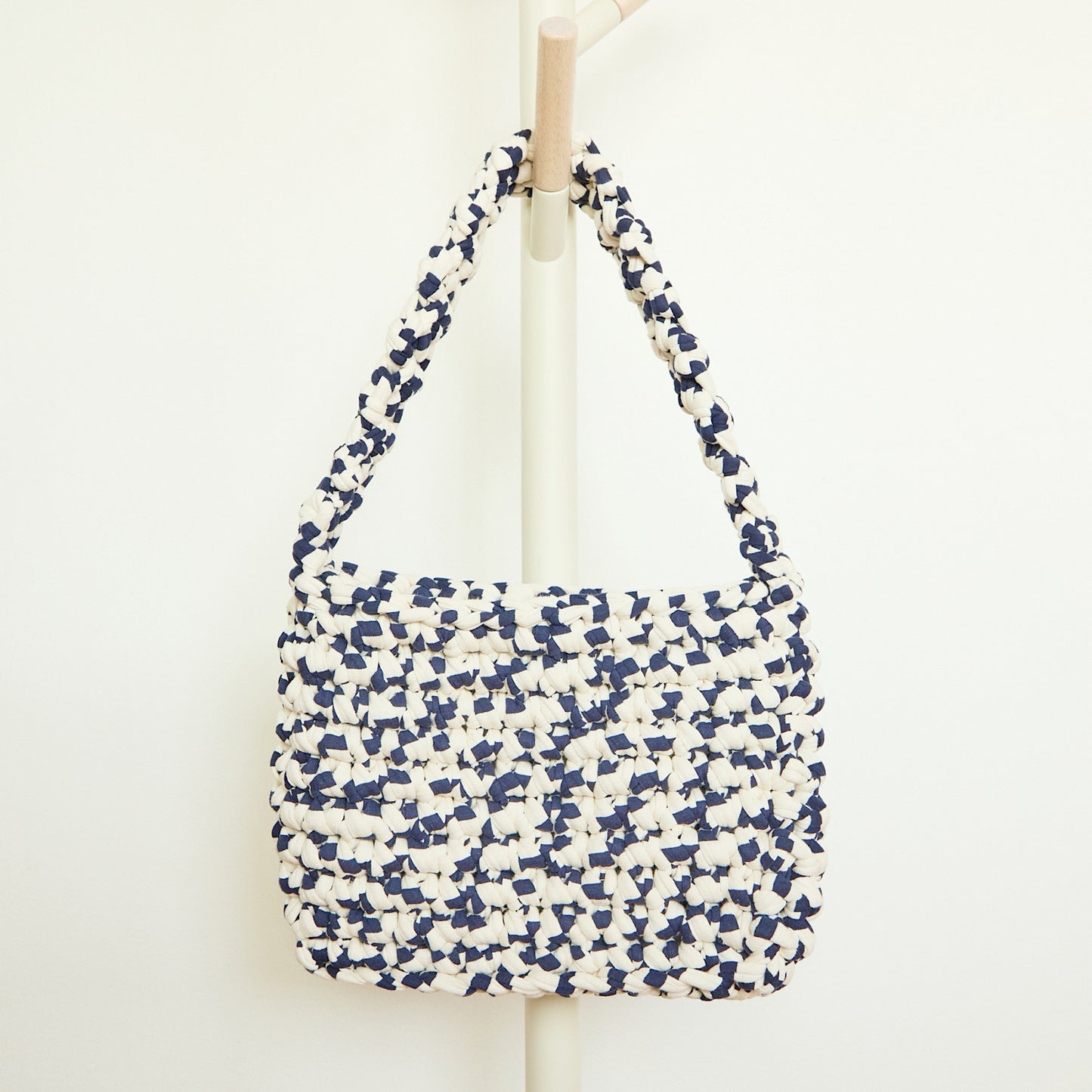 [予約販売商品] Upcycle Crochet Bag　ホワイト×ネイビー