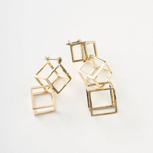 【NEW】Asymmetry cube pierce