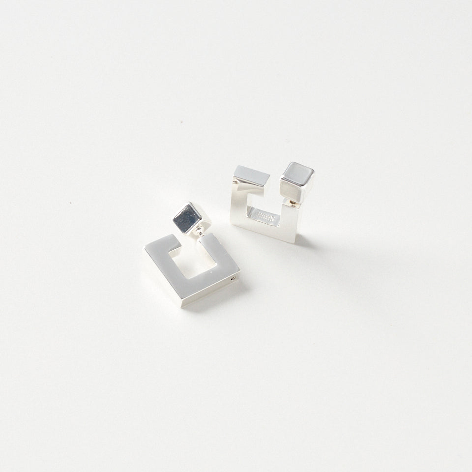 Square 2way pierce