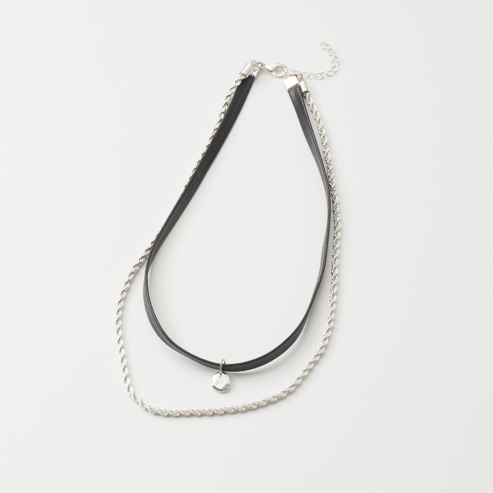 Leather chain choker