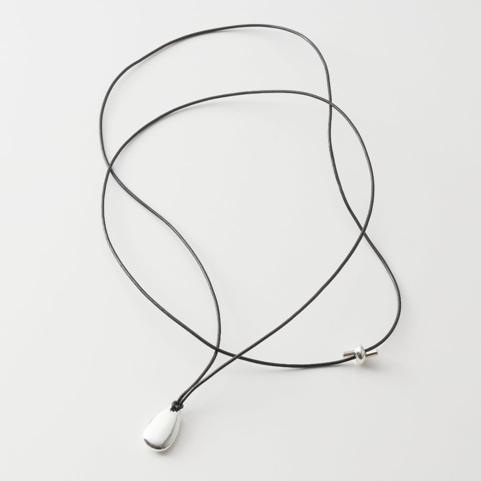 【先行予約受注商品】Leather point necklace