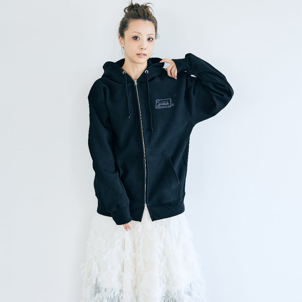 Solid black zip up hoodie (Black)